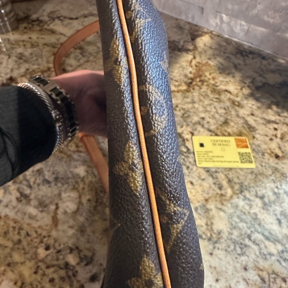 Auth Louis Vuitton Musette Salsa, ex cond10” tall x 9” wide, overall length 22” - Picture 7 of 7